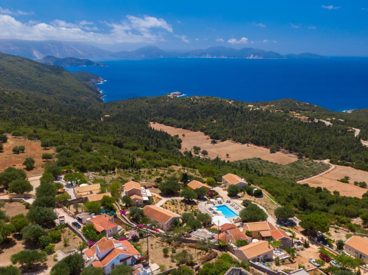 Blue Horizon Cottages Tzamarelata 外观 照片