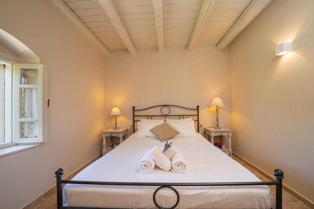 Blue Horizon Cottages Tzamarelata 外观 照片